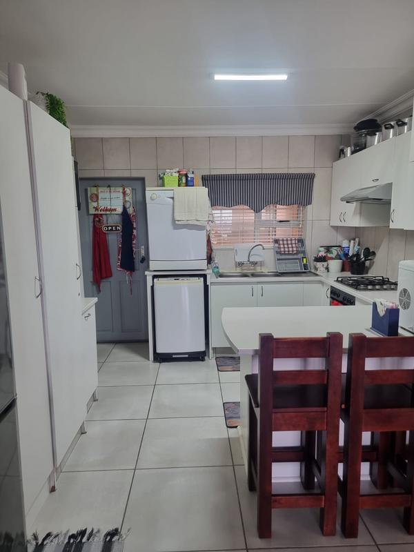 To Let 3 Bedroom Property for Rent in Hartenbos Central Western Cape